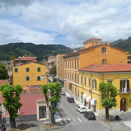 Residenza San Francesco 卡拉拉 外观 照片
