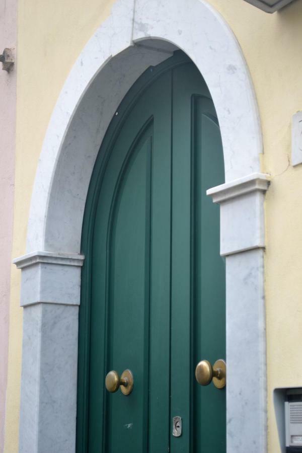 Residenza San Francesco 卡拉拉 外观 照片