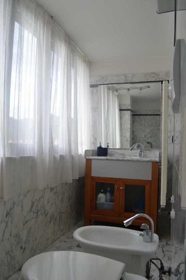 Residenza San Francesco 卡拉拉 外观 照片
